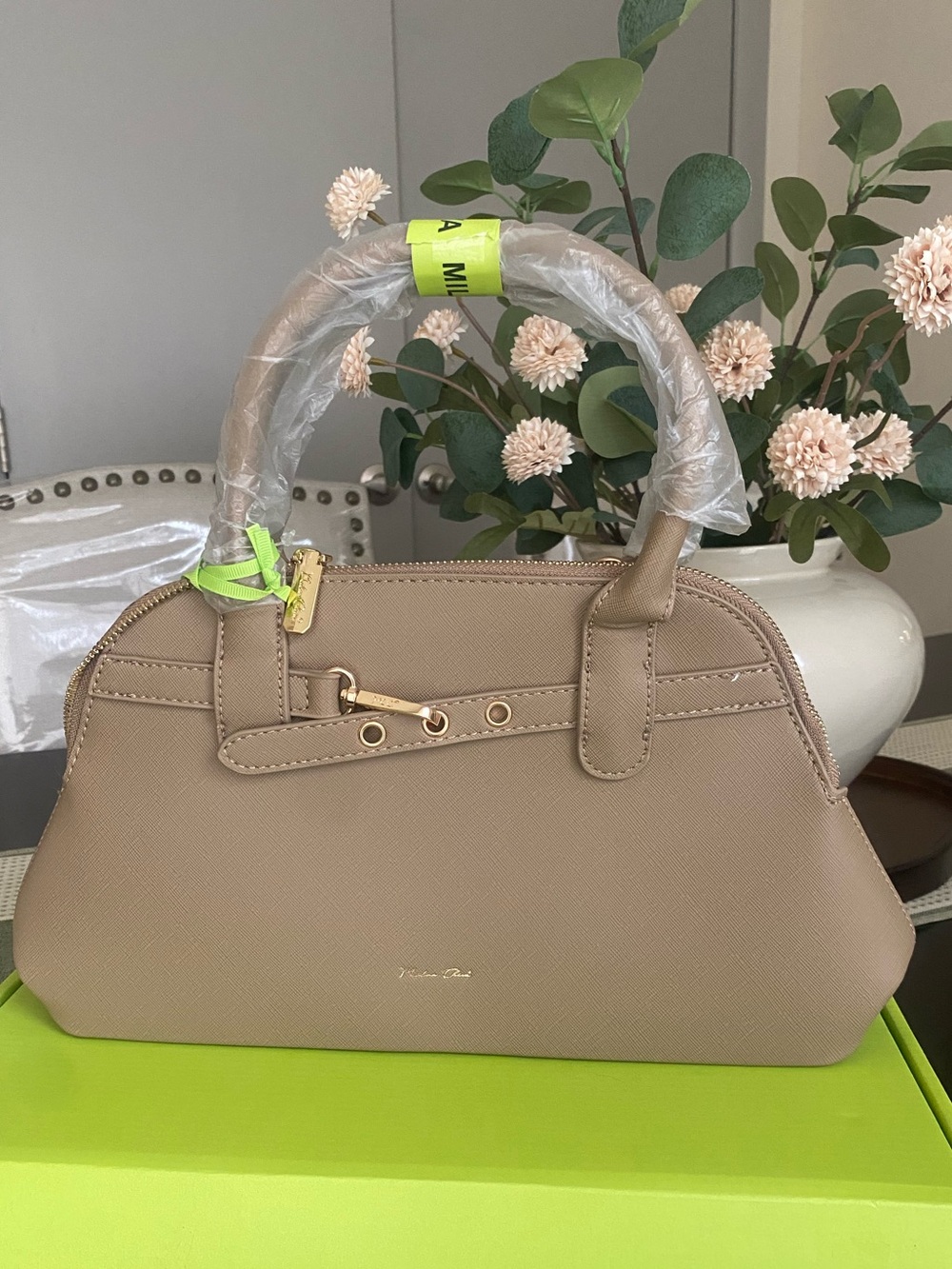 Milan Chiva Women's Dome Crossbody Bag